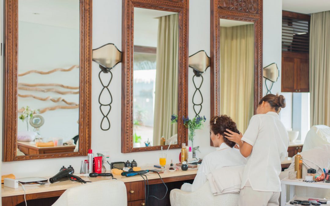 Jak zapewnić pełną ochronę ubezpieczeniową właścicielowi salonu fryzjerskiego lub kosmetycznego?